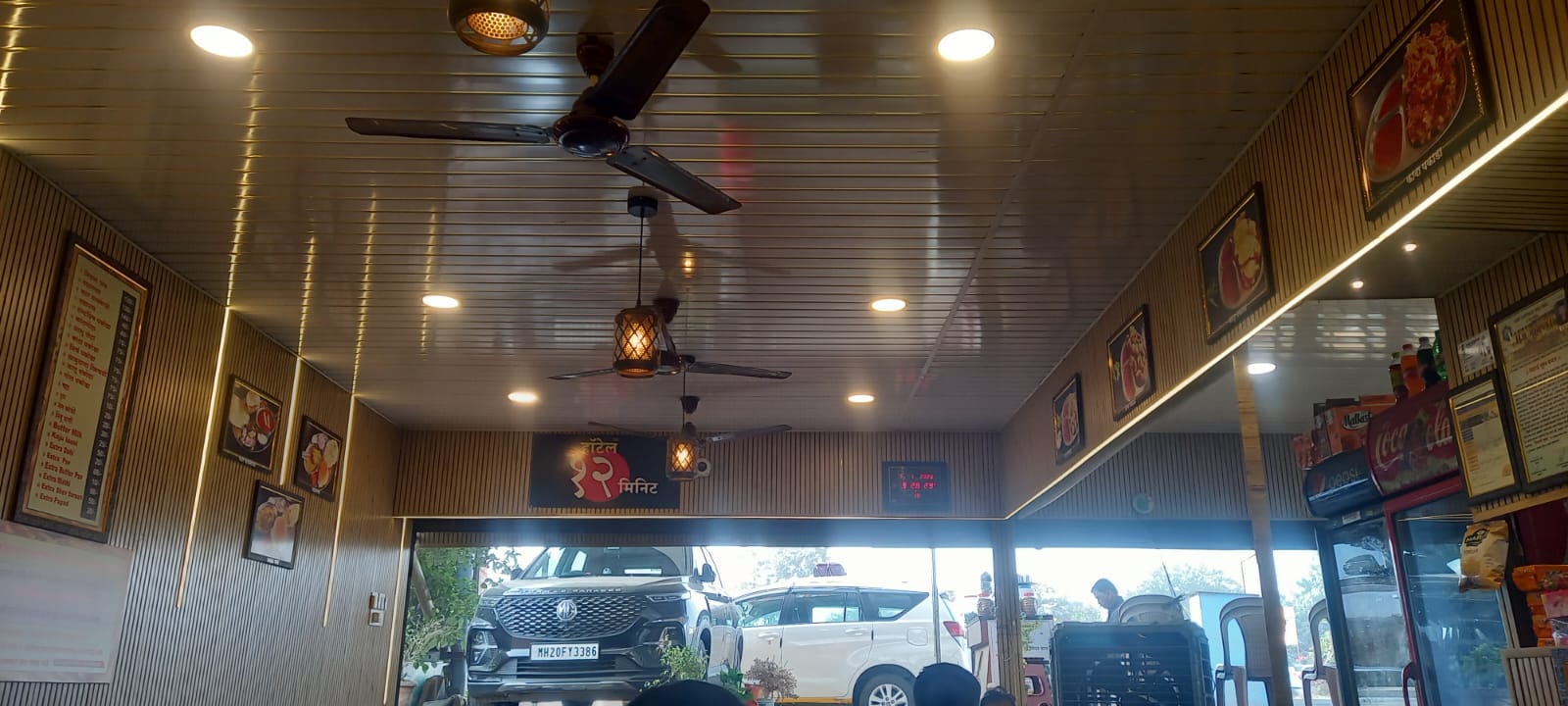 Have You heard of Hotel 12 Minute that serves each food in 12 mins?