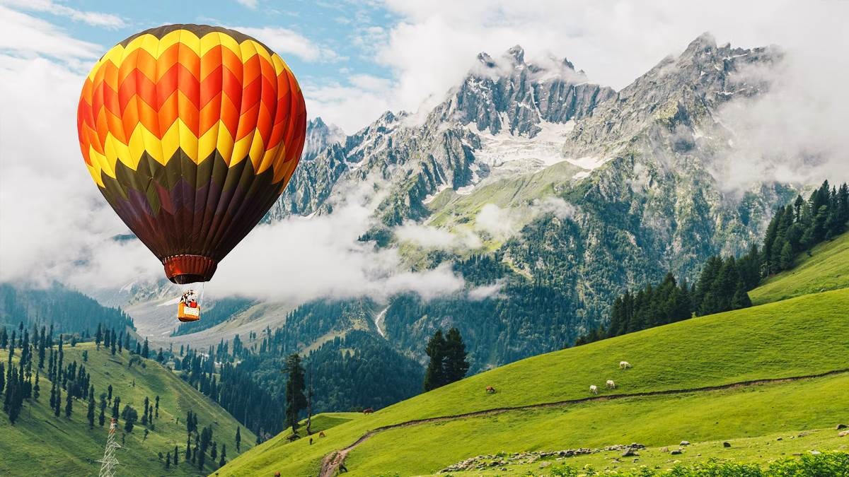 Tourism Department Gifts Tourist With Hot Air Balloon Service In Srinagar