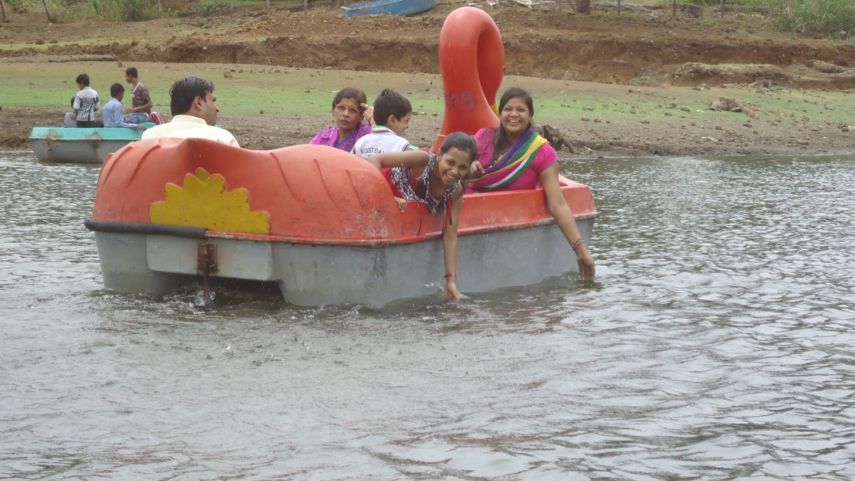 Boating in Saputara